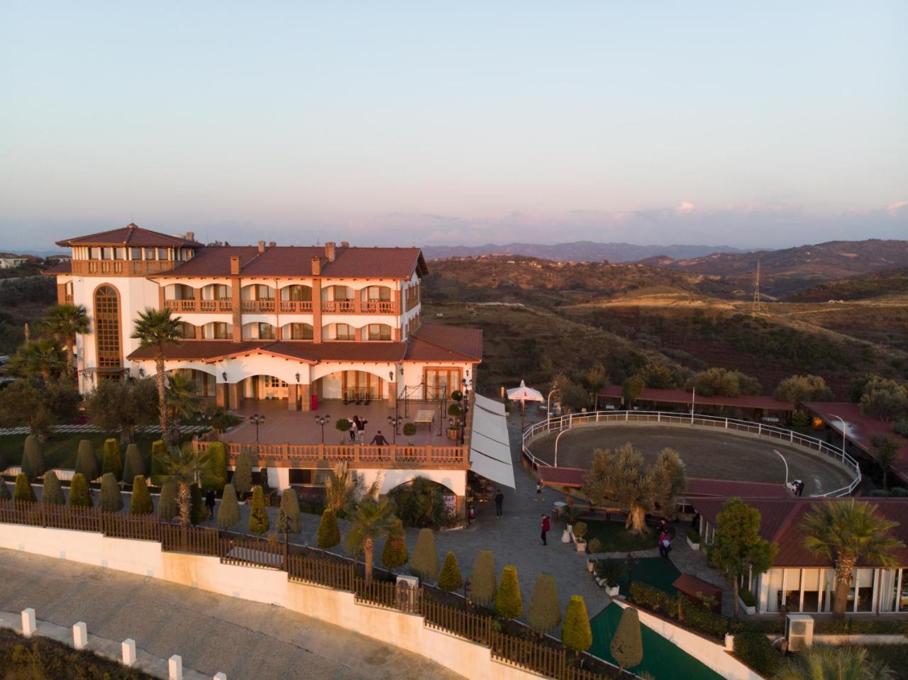 Hotel Agroturizem Kodra E Kuajve Škalngur Exterior foto